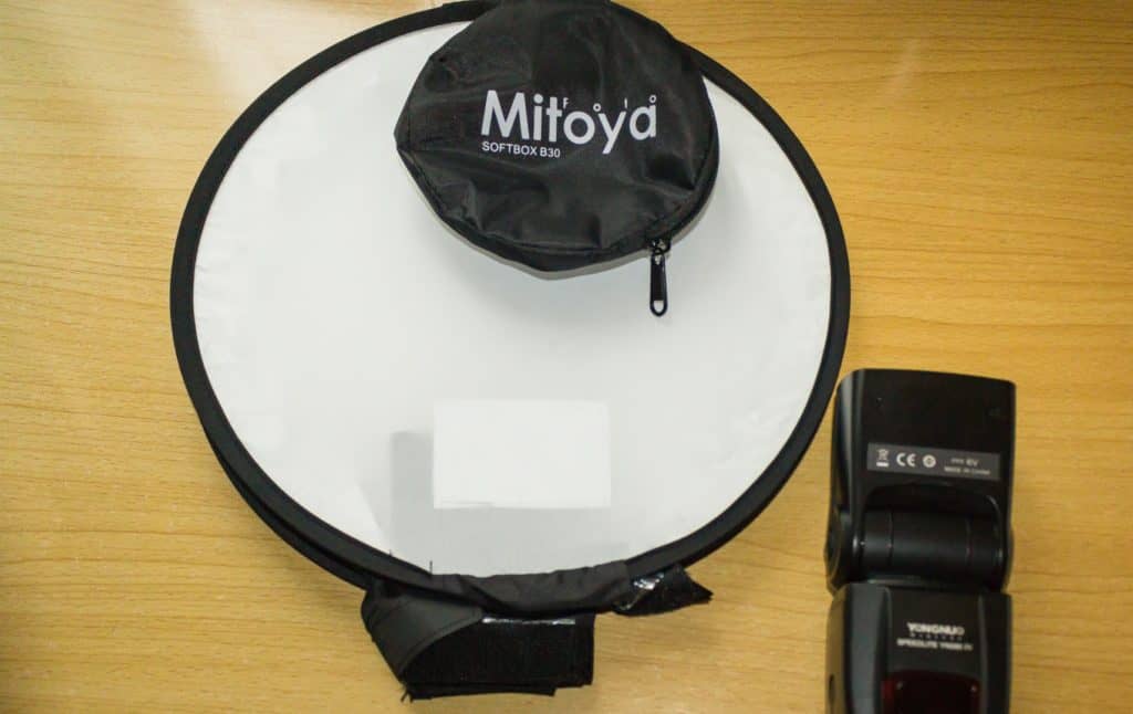 słownik fotograficzny  modyffikator odbłyśnik lampy 