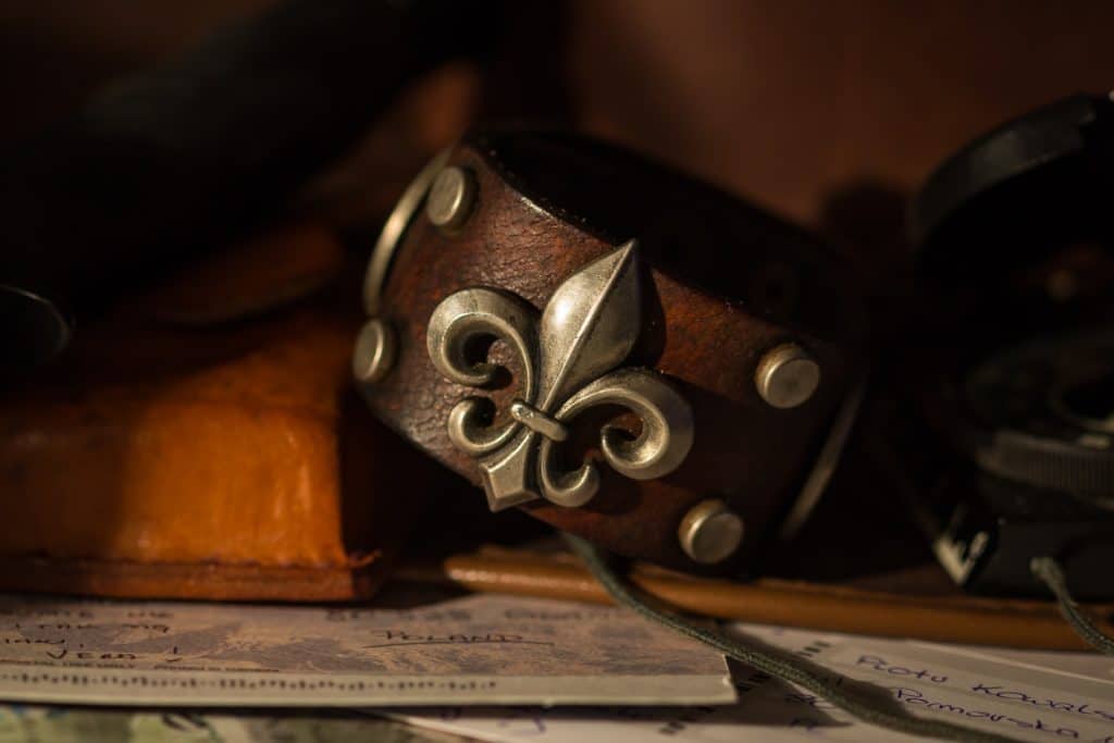 Wyzwanie fotograficzne 7 dni dzień siódmy fotografia produktowa bransoletka lilijka 2