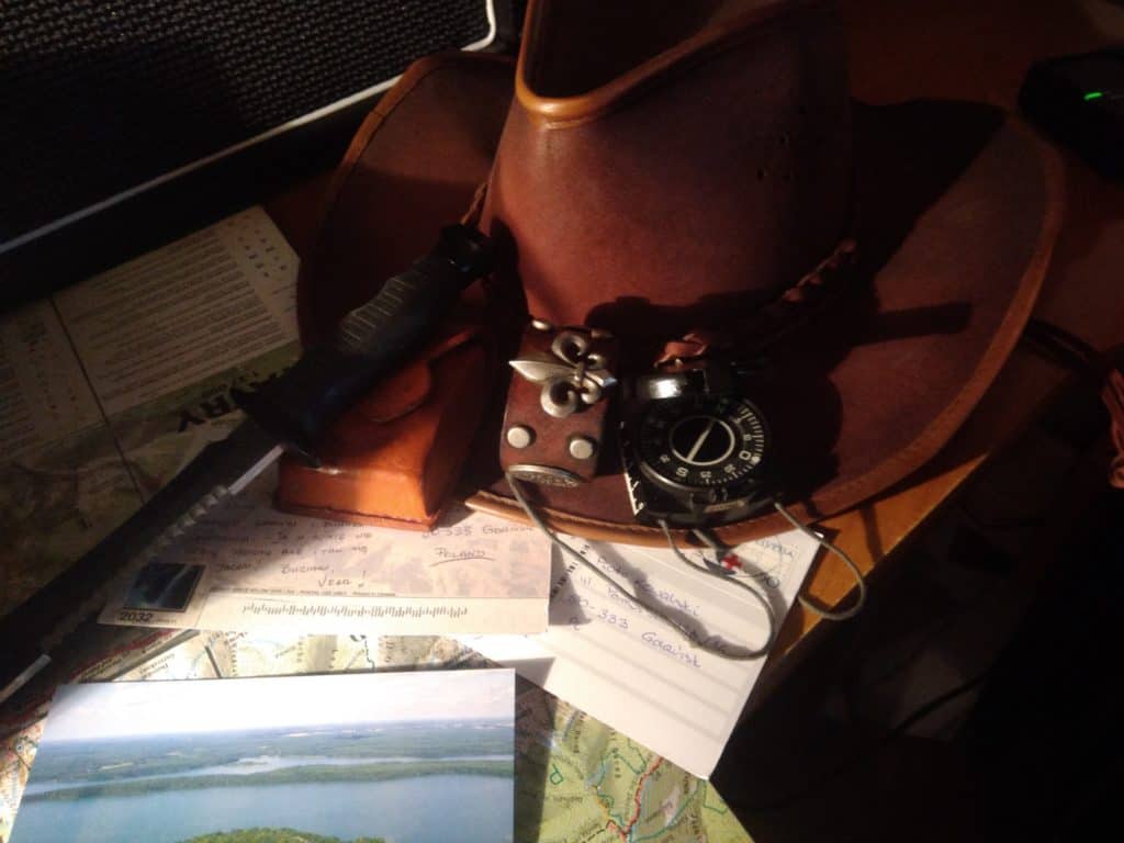 Wyzwanie fotograficzne 7 dni dzień siódmy fotografia produktowa bransoletka lilijka kompozycja -1