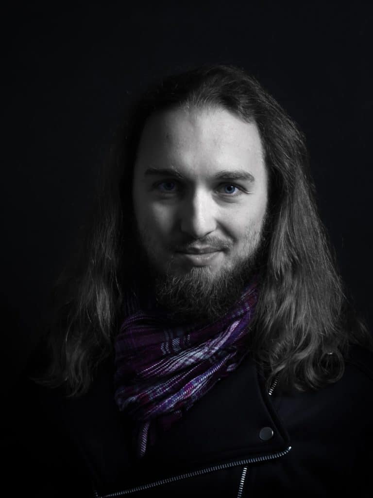 fotografia z kolorowym elementem