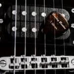 Foto wyzwanie fotografia produktowa kostka do gitary harley benton