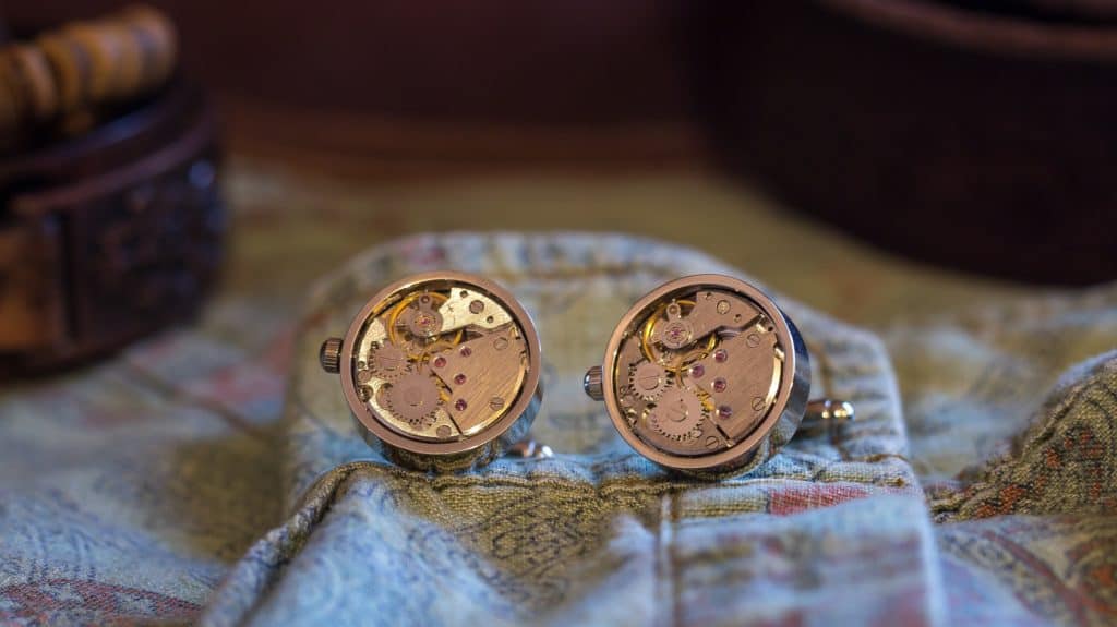 Foto wyzwanie fotografia produktowa dzień pierwszy spinki steampunk