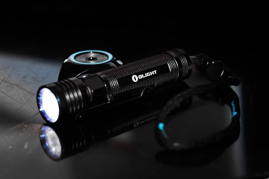 Fotografia produktowa latarka Olight S30R Baton III Foto Wyzwanie