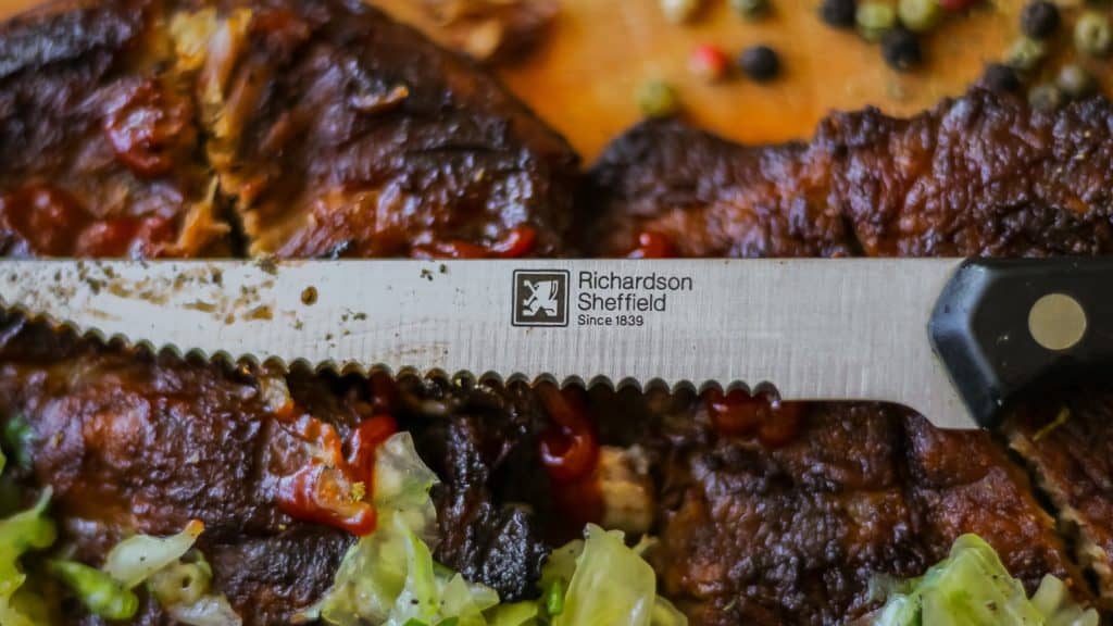 Fotografia produktu w aranżacji mięso stek i nóż do steku Richardson Sheffield-14