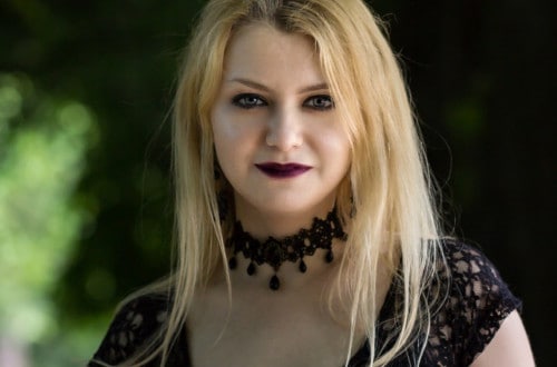 Gotycki portret w plenerze