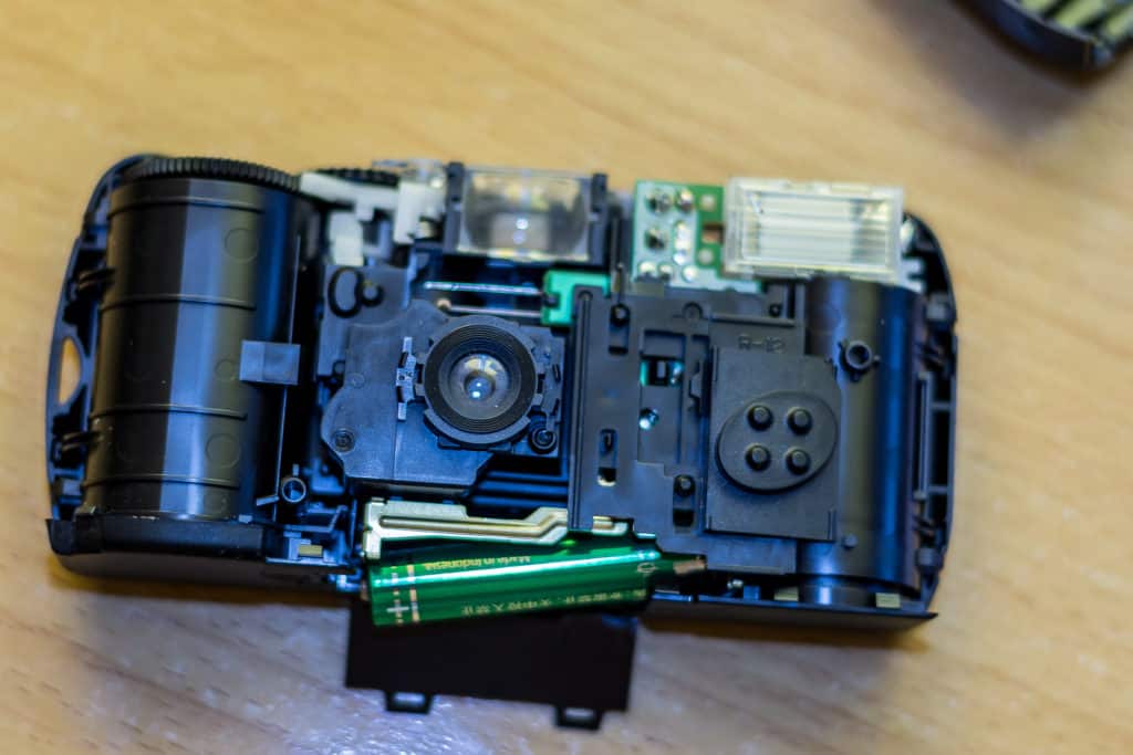 Zdjęcia aparatem jednorazowym fujifilm budowa aparatu-2