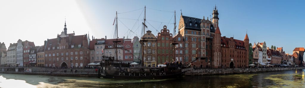 Fotografia miejska czyli fotografie Gdańska panorama Długiego Pobrzeża nad Motławą