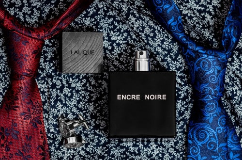 Czarna fotografia produktowa - Lalique encre noir