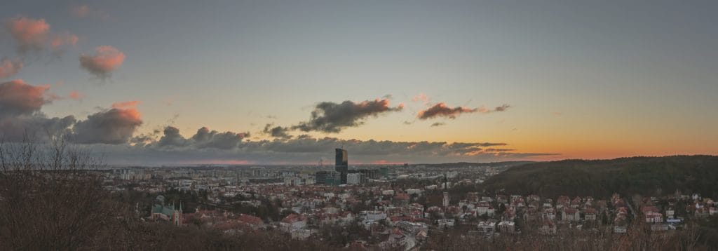 PO dodanie matowego efektu przez zmniejszenie kontrastu panorama Gdańska 1024x358 - Jak zrobić matowe zdjęcie