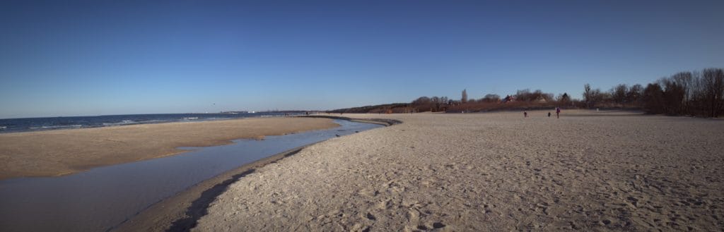 Panorama plaży w Jelitkowie podczas epidemii koronawirusa - stworzona w Affinity Photo