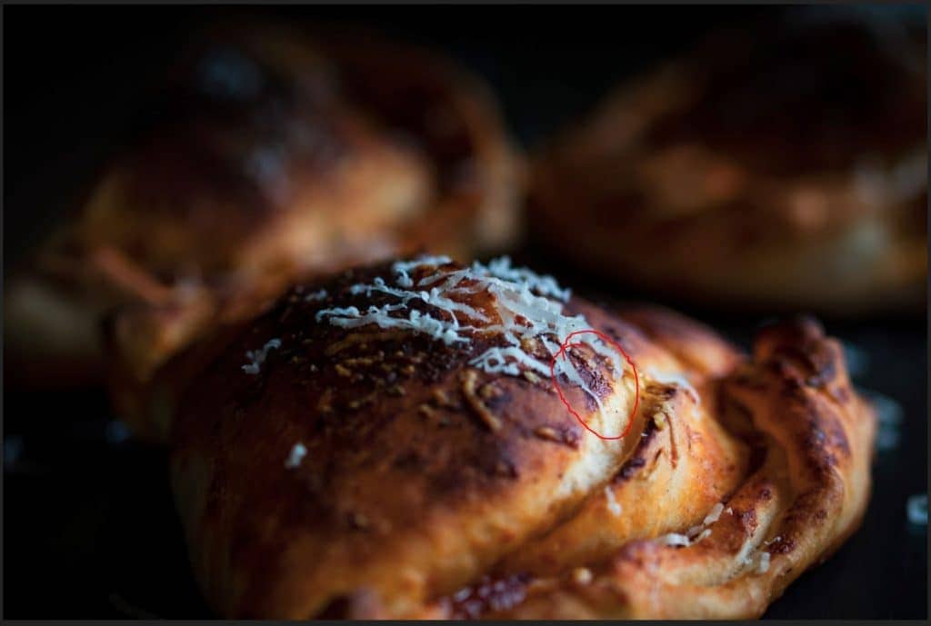 Drobne elementy i prześwietlenia mogą tworzyć brzydkie artefakty podczas wyostrzania